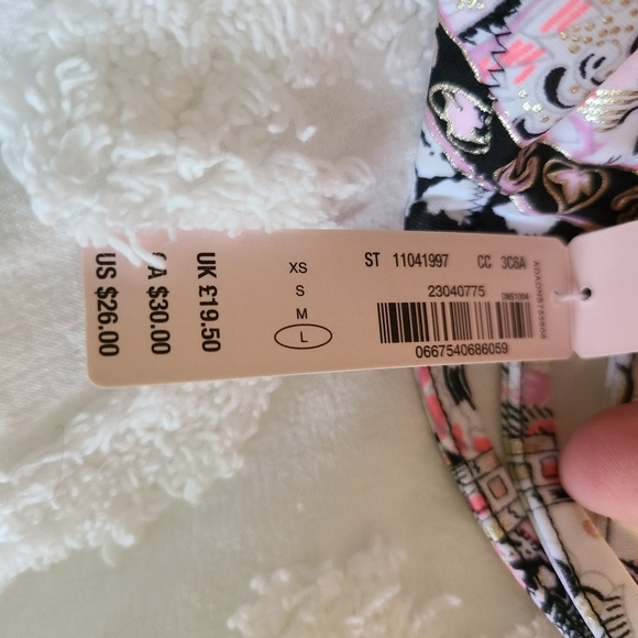 Victoria's Secret bikini - Picture 3 of 3